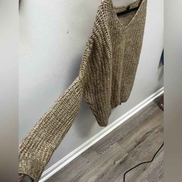 Oversized M knit off the shoulder sweater - Picture 4 of 5